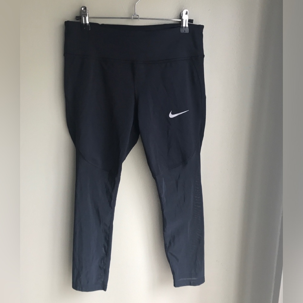Nike Dri-Fit Capri Leggings Athletic Running Size Small Black Size: M